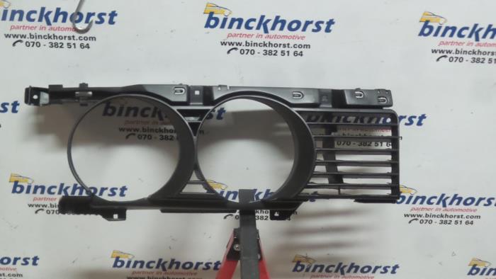 Nya Grill BMW 5-Serie Pris € 15,89 Inklusive moms erbjuds av Binckhorst BV