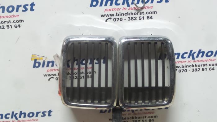 Nowe Grill BMW 3-Serie Cena € 19,06 Z VAT oferowane przez Binckhorst BV