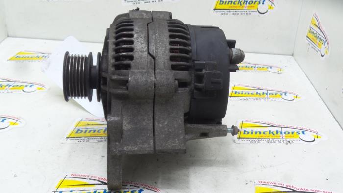 Dynamo van een Volkswagen Golf III (1H1) 1.8 CL,GL 1992