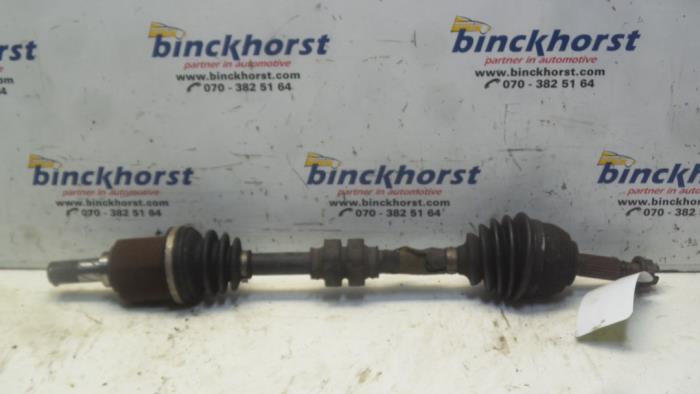 Gebrauchte Antriebswelle links vorne Nissan Micra (K12) 1.5 dCi 65 Preis € 42,00 Margenregelung angeboten von Binckhorst BV