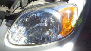 Używane Reflektor lewy Hyundai Accent 1.3i 12V Cena € 42,00 Procedura marży oferowane przez Binckhorst BV