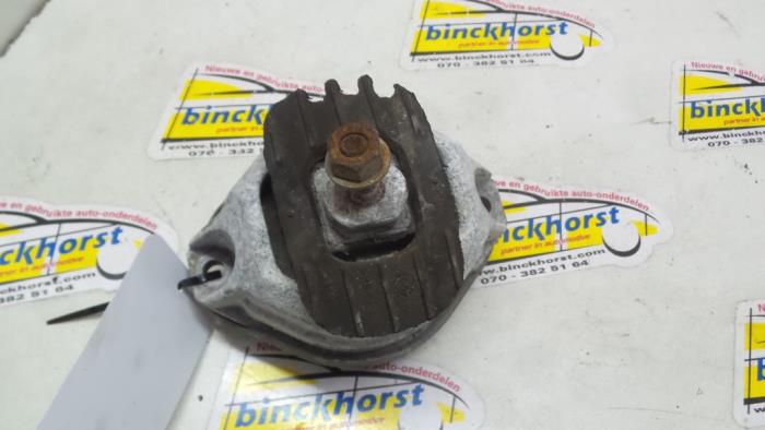 Used Engine mount BMW 5 serie (E60) 523i 24V Price € 26,25 Margin scheme offered by Binckhorst BV