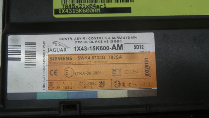 Steuergerät Body Control van een Jaguar X-type 2.5 V6 24V 2001