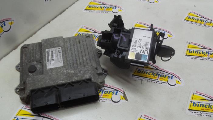 Used Ignition lock + computer Opel Corsa C (F08/68) 1.3 CDTi 16V Price € 157,50 Margin scheme offered by Binckhorst BV