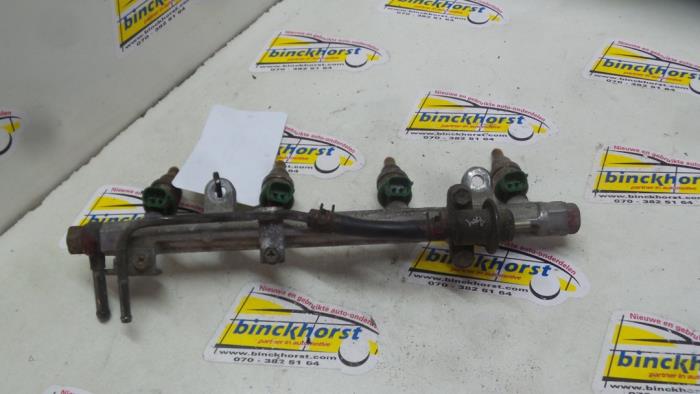 Usagé Système d'injection Suzuki Alto (SH410) 1.0 GA,GL Prix € 63,00 Règlement à la marge proposé par Binckhorst BV