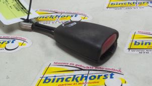 Used Rear seatbelt buckle, left Renault Master III (FD/HD) 2.2 dCi 16V Price € 26,25 Margin scheme offered by Binckhorst BV
