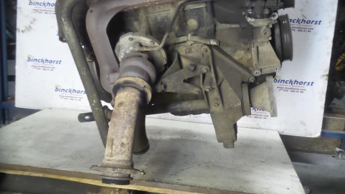 Engine from a Mercedes-Benz Vito (638.0) 2.2 CDI 108 16V 2001