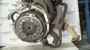 Engine from a Mercedes-Benz Vito (638.0) 2.2 CDI 108 16V 2001