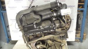 Engine from a Mercedes-Benz Vito (638.0) 2.2 CDI 108 16V 2001