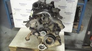 Engine from a Mercedes-Benz Vito (638.0) 2.2 CDI 108 16V 2001