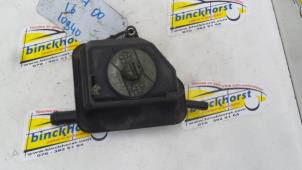 Used Power steering fluid reservoir Volkswagen Golf IV (1J1) 1.6 16V Price € 15,75 Margin scheme offered by Binckhorst BV