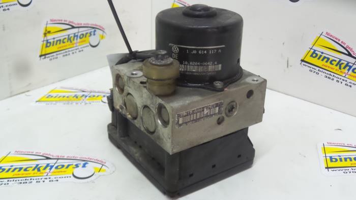 Begagnade ABS-pump Volkswagen Polo III (6N1) 1.6i 75 Pris € 63,00 Marginaltabell erbjuds av Binckhorst BV