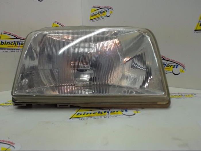 Używane Reflektor prawy Renault Super 5 Cena € 26,25 Procedura marży oferowane przez Binckhorst BV