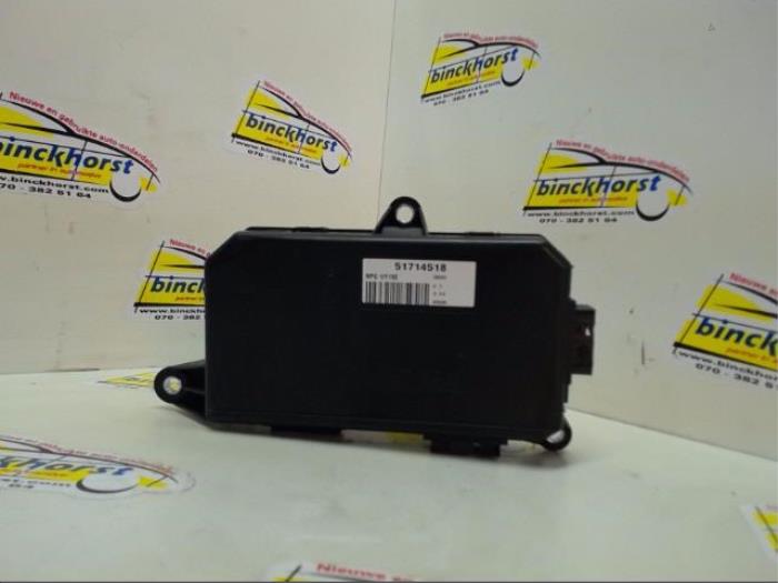 Używane Modul Comfort Fiat Stilo (192A/B) 1.8 16V 3-Drs. Cena € 42,00 Procedura marży oferowane przez Binckhorst BV