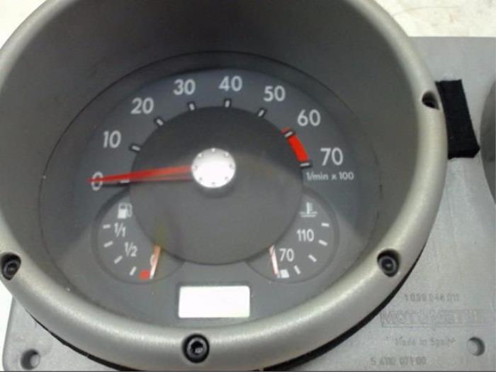 Panel de instrumentación de un Volkswagen Lupo (6X1) 1.0 MPi 50 2001