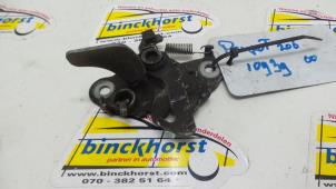 Used Bonnet lock mechanism Peugeot 206 (2A/C/H/J/S) 1.4 XR,XS,XT,Gentry Price € 21,00 Margin scheme offered by Binckhorst BV