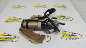 Usados Bomba eléctrica de combustible Mazda Xedos 6 1.6i 16V Precio € 52,50 Norma de margen ofrecido por Binckhorst BV