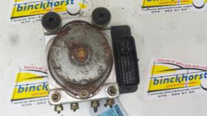 ABS Pumpe van een Mazda 626 (GW19) 2.0 DiTD 16V 1999
