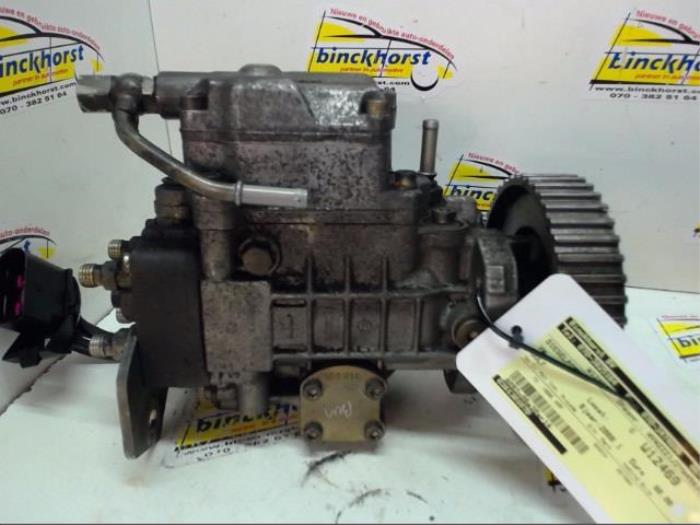 Diesel pump Volkswagen Golf IV 1.9 TDI - 038130107D AGR BOSCH