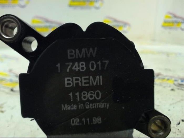 Zündspule van een BMW 5 serie (E39) 520i 24V 2000