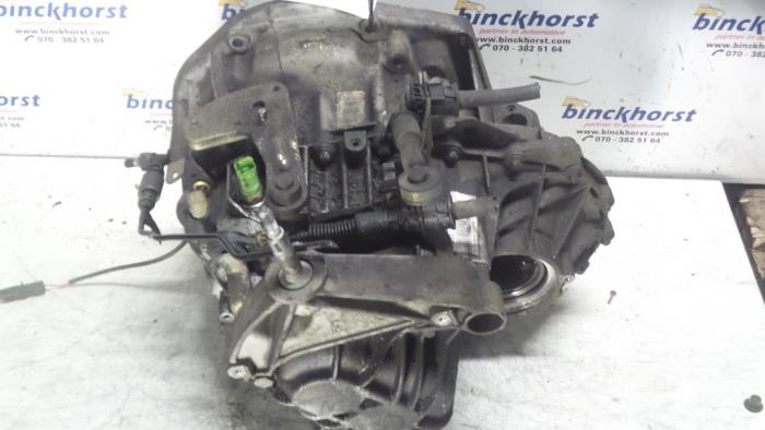 Gearbox from a Renault Laguna II Grandtour (KG) 2.0 16V Turbo 2003