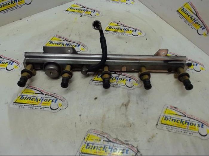 Usagé Système d'injection Volvo S80 (TR/TS) 2.4 20V 140 Prix € 105,00 Règlement à la marge proposé par Binckhorst BV