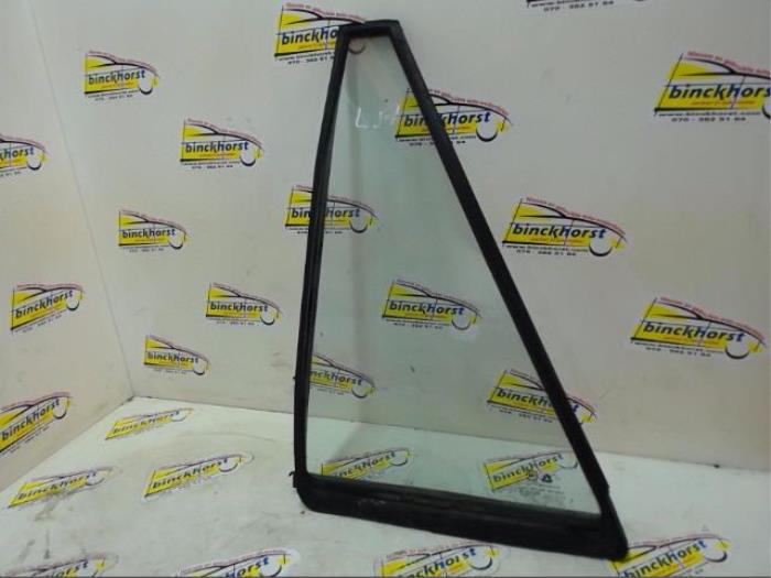 Usados Ventanilla triangular izquierda detrás Kia Pride Wagon 1.3i 16V Precio € 26,25 Norma de margen ofrecido por Binckhorst BV