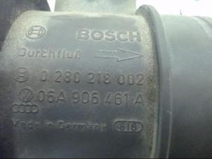 Luftflödesmätare från en Volkswagen Lupo (6X1) 1.2 TDI 3L 2000