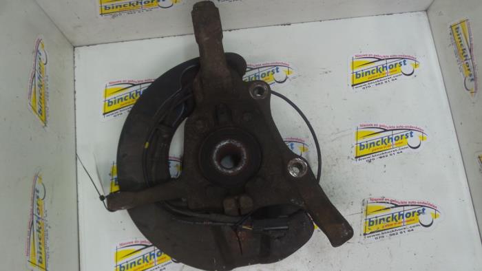 Knuckle, front left from a Volvo V70 (GW/LW/LZ) 2.5 T Turbo 20V 1998