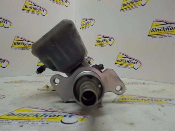 Master cylinder from a Opel Vivaro 1.9 DI 2003