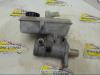 Master cylinder from a Renault Laguna II Grandtour (KG), 2000 / 2007 1.8 16V, Combi/o, 4-dr, Petrol, 1.783cc, 85kW (116pk), FWD, F4P770; F4P771; F4P773; F4P774, 2001-03 / 2005-05 2002