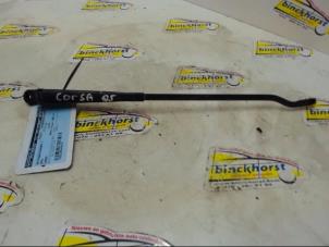 Gebrauchte Scheibenwischerarm vorne Opel Corsa A 1.2 i Kat. Preis € 10,50 Margenregelung angeboten von Binckhorst BV