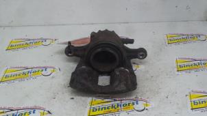Used Front brake calliper, right Mitsubishi Carisma 1.6i 16V Price € 42,00 Margin scheme offered by Binckhorst BV