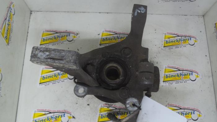 Knuckle, front right from a Opel Vectra C 2.2 16V 2002