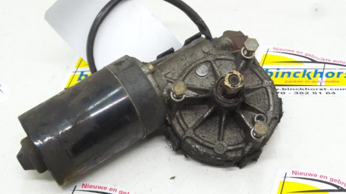 Front wiper motor from a Citroën Xsara Picasso (CH) 1.8 16V 2000