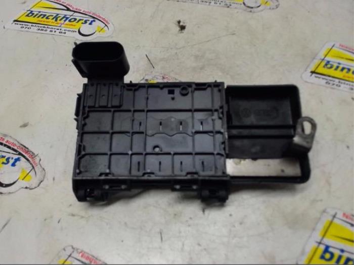 Fuse box from a Audi A3 (8L1) 1.6 1998