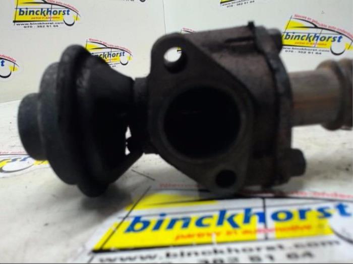 AGR Ventil van een Hyundai H-1/H-200 2.5 Tdi 2007