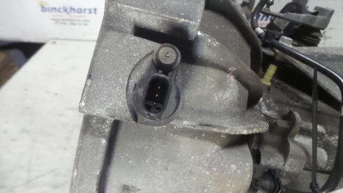 Getriebe van een Nissan Micra (K12) 1.0 16V 2004