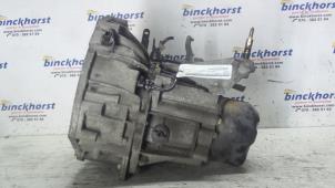Getriebe van een Nissan Micra (K12) 1.0 16V 2004