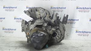 Getriebe van een Nissan Micra (K12) 1.0 16V 2004