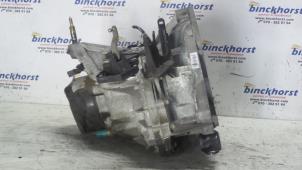 Getriebe van een Nissan Micra (K12) 1.0 16V 2004