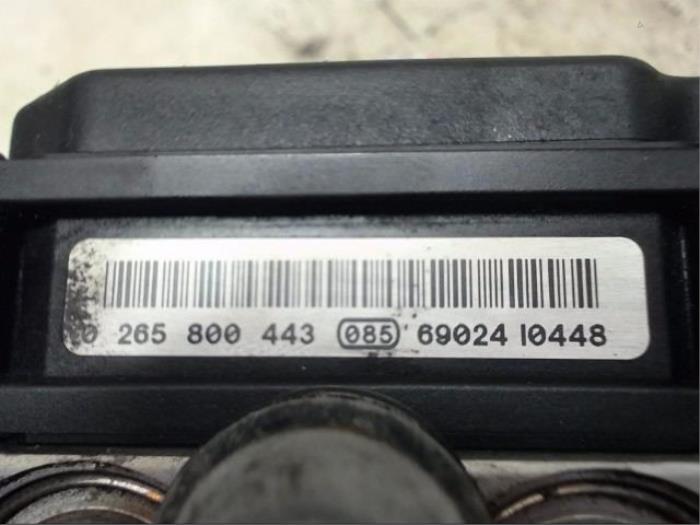 ABS Pumpe van een Opel Combo (Corsa C) 1.3 CDTI 16V 2007