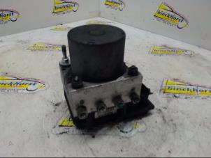 ABS Pumpe van een Opel Combo (Corsa C) 1.3 CDTI 16V 2007