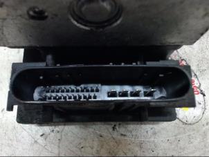 ABS Pumpe van een Opel Combo (Corsa C) 1.3 CDTI 16V 2007