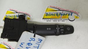 Używane Przelacznik kierunkowskazu Mitsubishi ASX 1.8 DI-D HP MIVEC 16V Cena € 52,50 Procedura marży oferowane przez Binckhorst BV