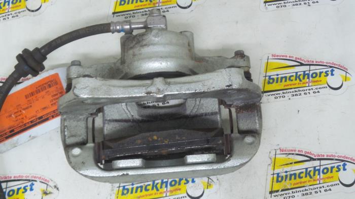 Front brake calliper, left from a Daewoo Orlando (YYM/YYW) 1.8 16V VVT 2011