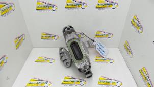 Engine mount from a Daewoo Orlando (YYM/YYW) 1.8 16V VVT 2011