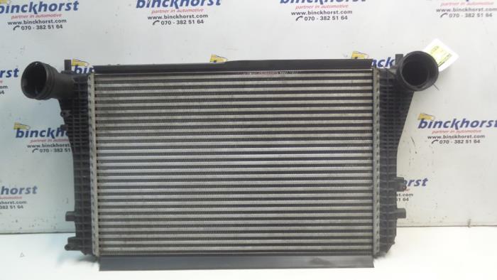 Usados Intercooler Volkswagen Passat (3C2) 2.0 TDI 16V 140 Precio € 52,50 Norma de margen ofrecido por Binckhorst BV