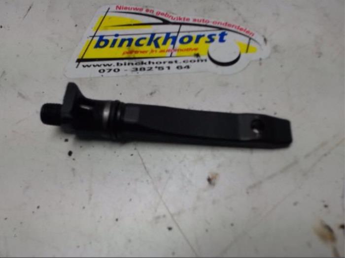 Usagé Injecteurs Opel Zafira (F75) 2.2 DTI 16V Prix € 36,75 Règlement à la marge proposé par Binckhorst BV