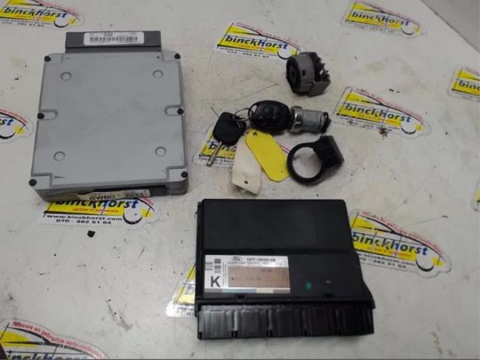 Used Ignition lock + computer Ford Mondeo III Wagon 1.8 16V Price € 131,25 Margin scheme offered by Binckhorst BV